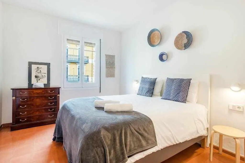 New Top Floor Apt With A Lot Of Light & Aircon Girona