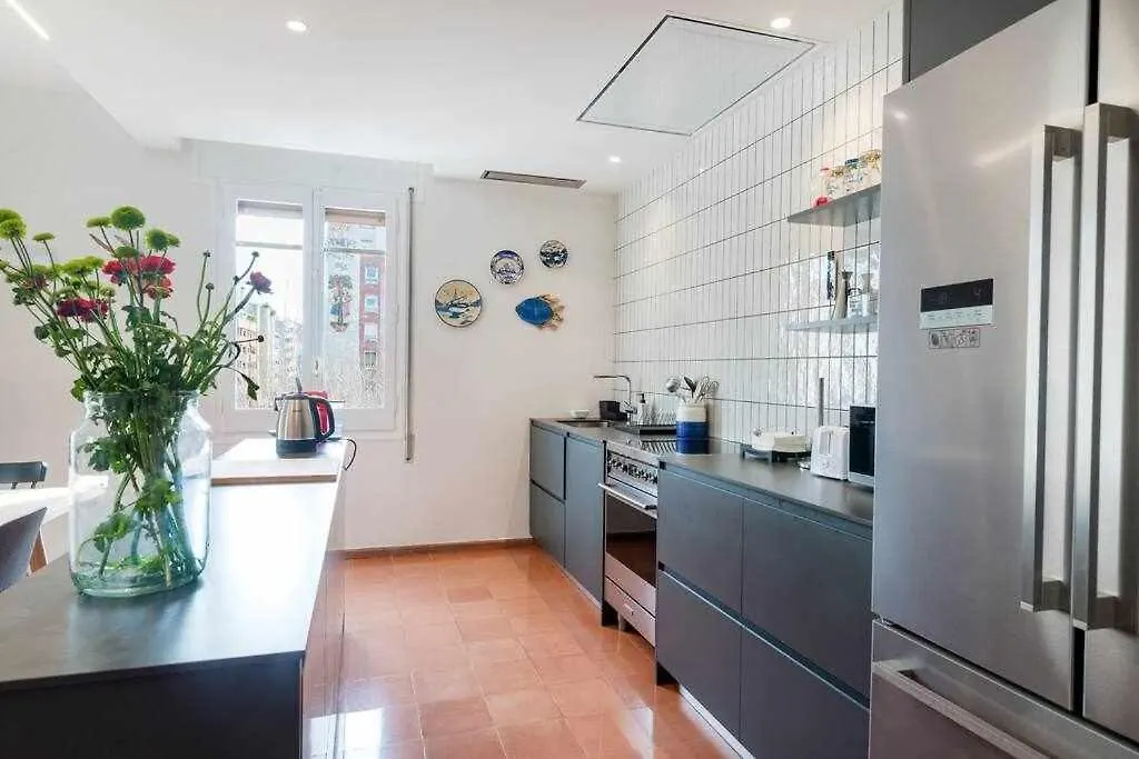 New Top Floor Apt With A Lot Of Light & Aircon Girona