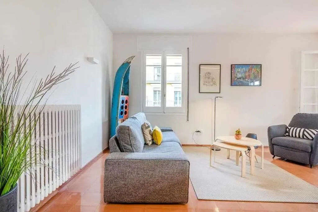 New Top Floor Apt With A Lot Of Light & Aircon Girona Spain